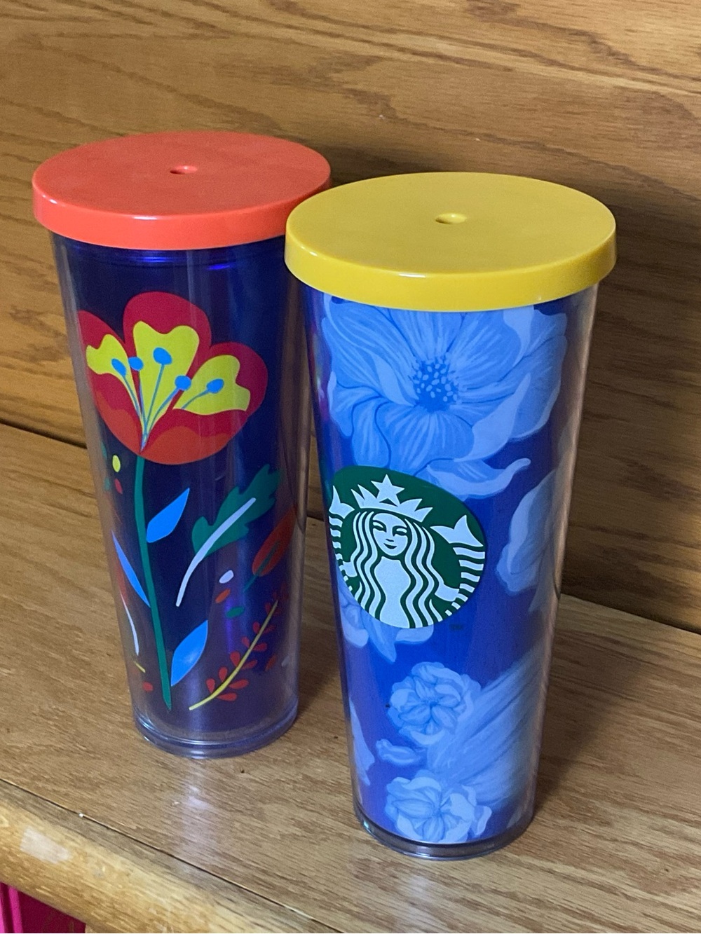 Starbucks reusable tumbler bundle venti plastic screw lids poppy floral colorful